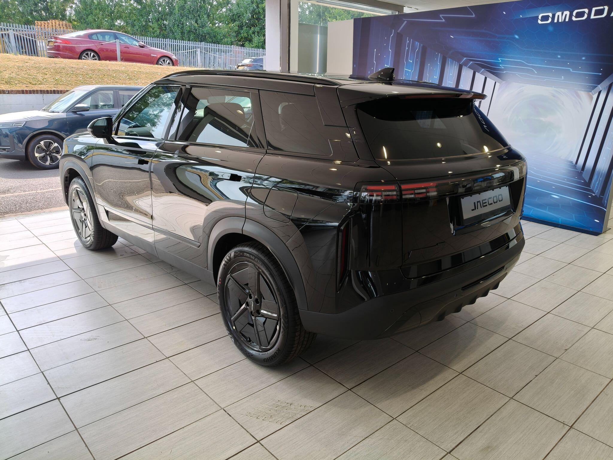 Large vehicle image